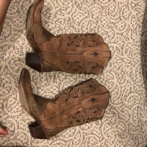 Women’s coral boots